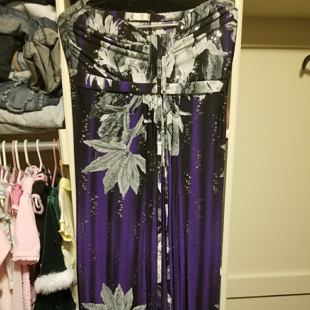 Gorgeous flowing maxi dress